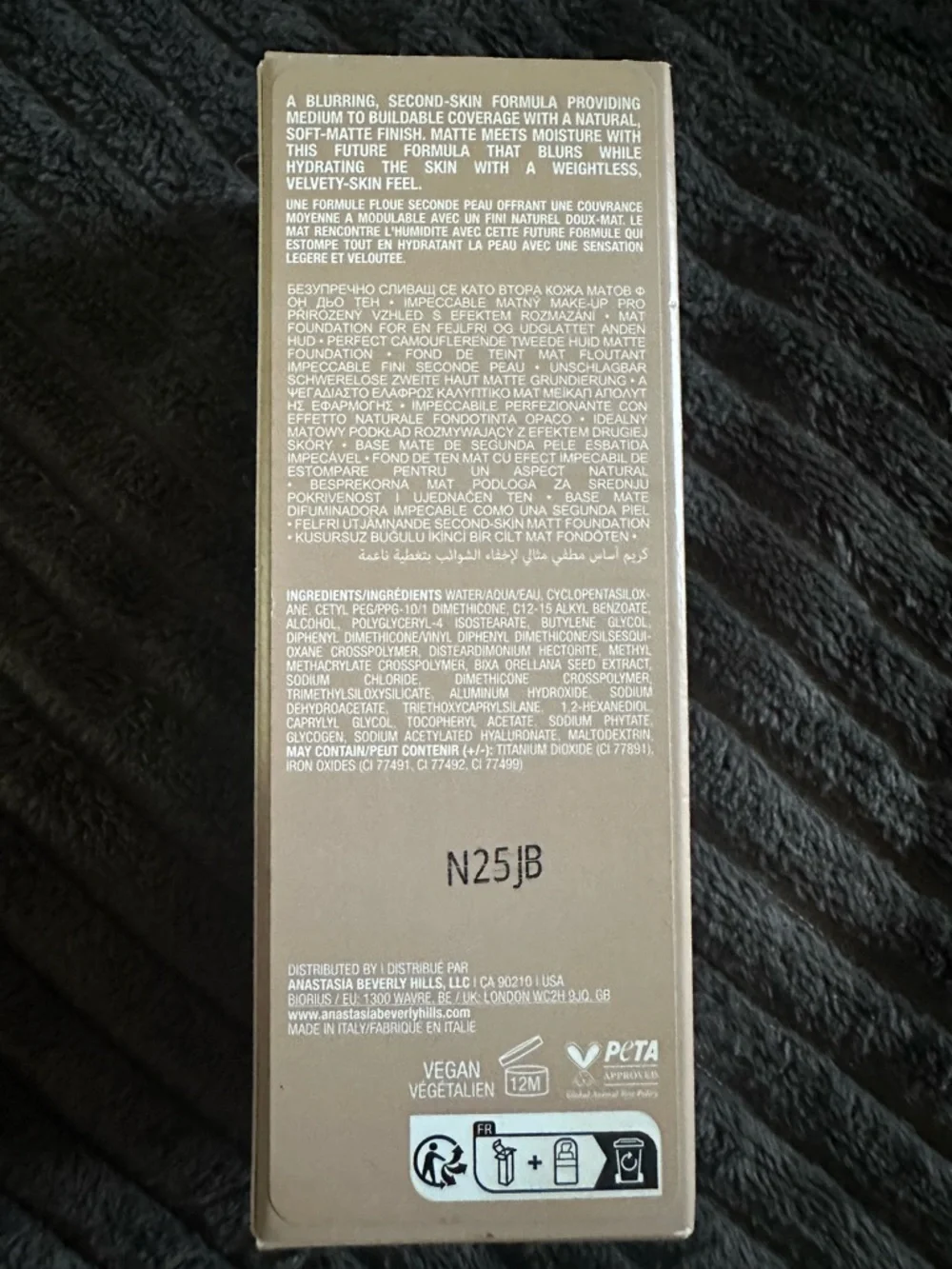 Anastasia Beverly Hills Impeccable Matte Foundation - Picture 5 of 5